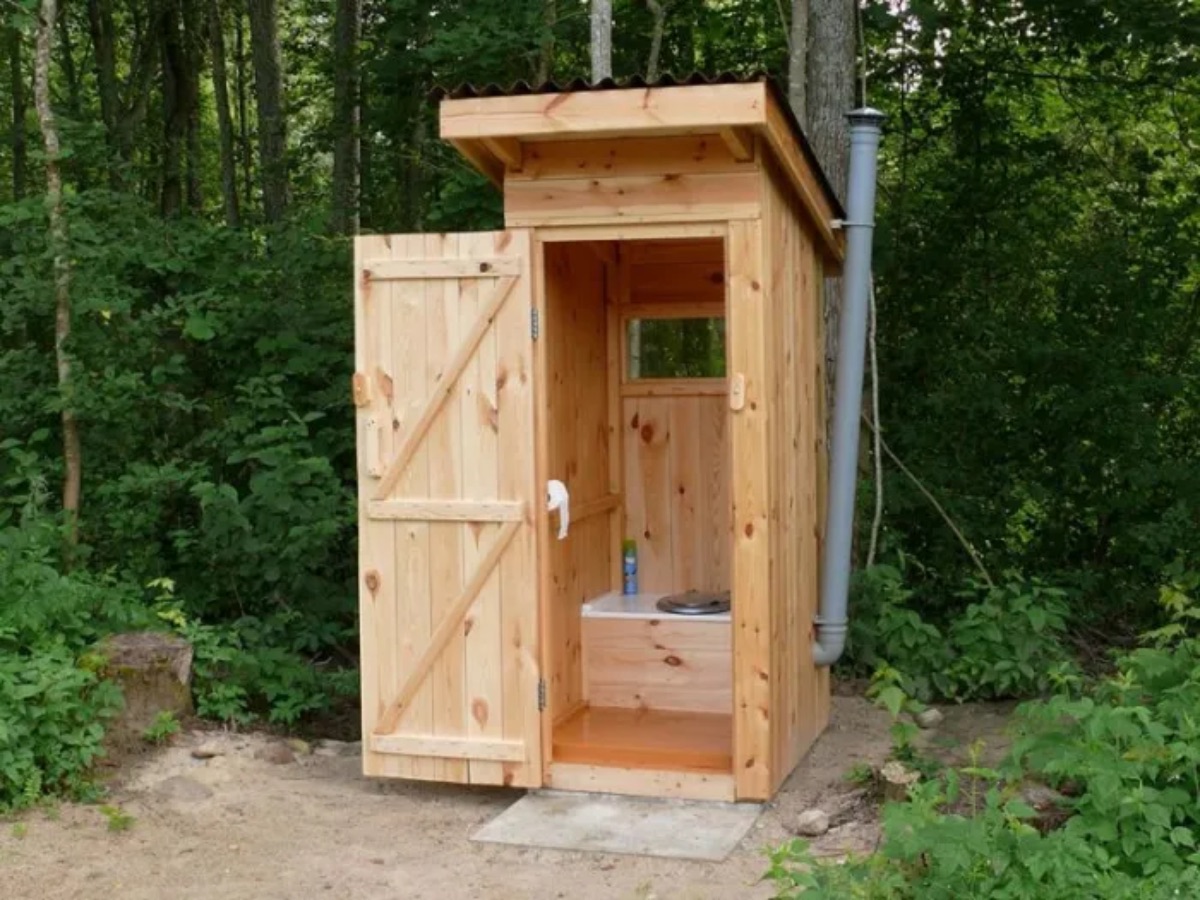 outdoor toilet in romania
