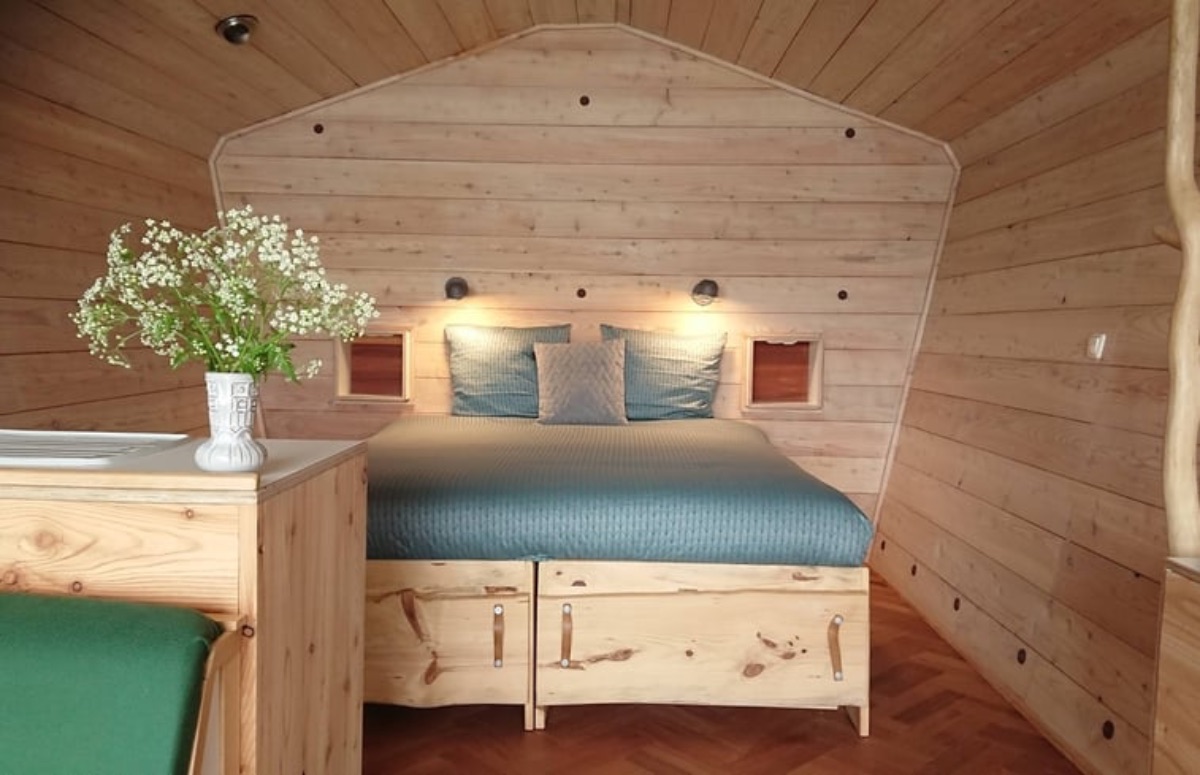 rustic bedroom