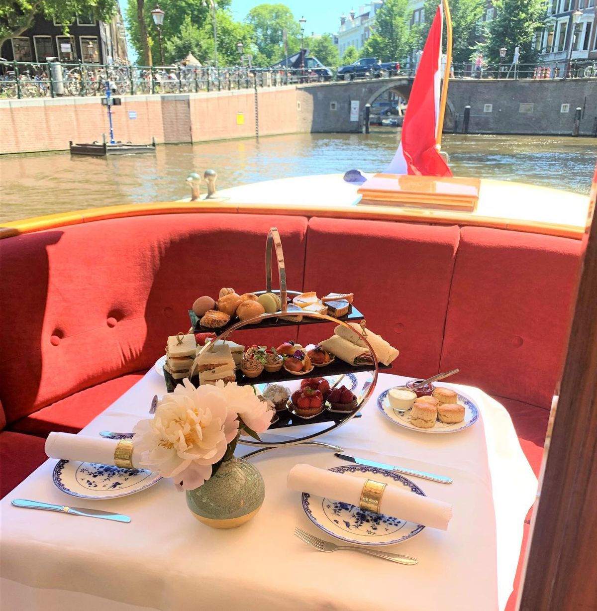 canal tour high tea amsterdam