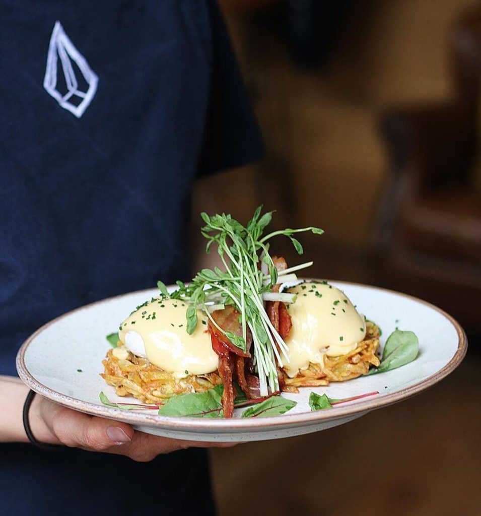 15 Hidden Breakfast Gems in Amsterdam (And 1 to Avoid!)