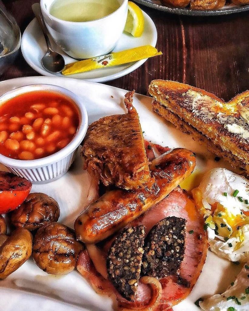 15 Hidden Breakfast Gems in Amsterdam (And 1 to Avoid!)