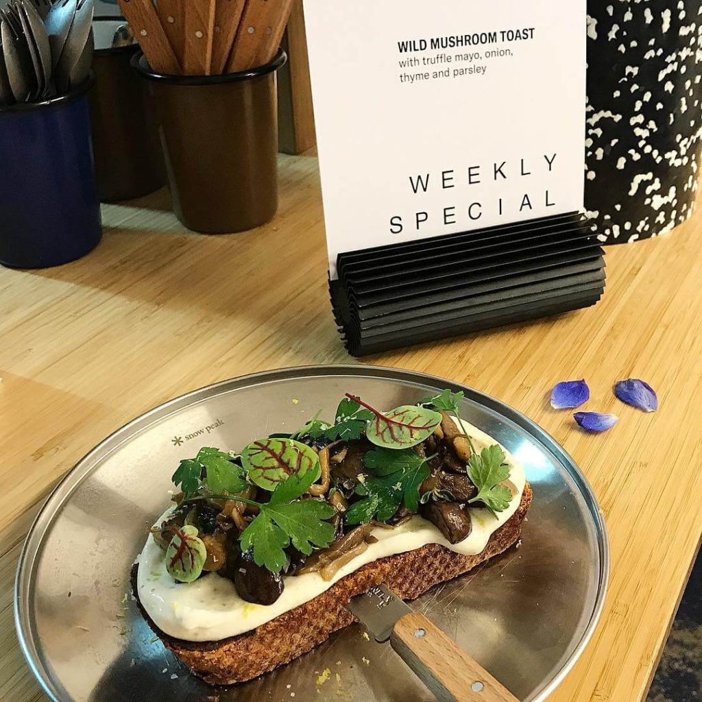 15 Hidden Breakfast Gems in Amsterdam (And 1 to Avoid!)